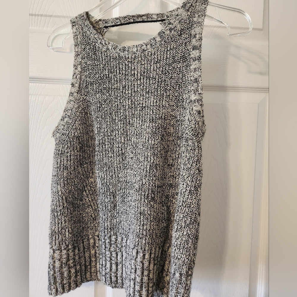Theory Sleeveless Cable Back Shell Medium